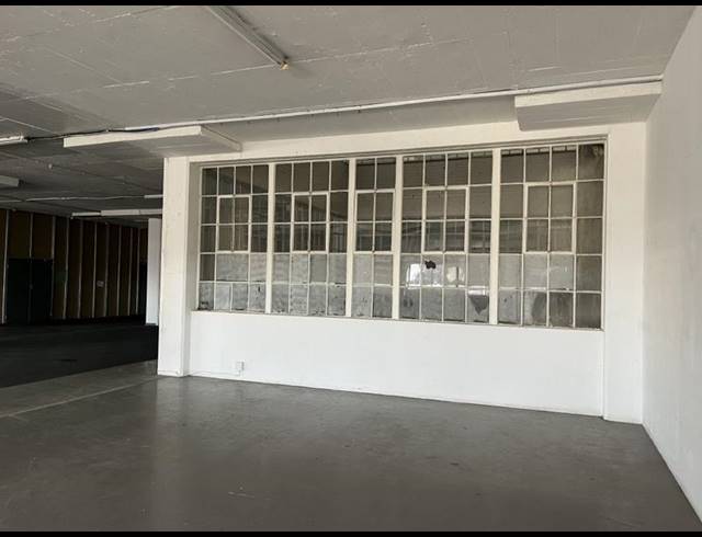 INDUSTRIAL PROPERTY TO RENT IN SALT RIVER